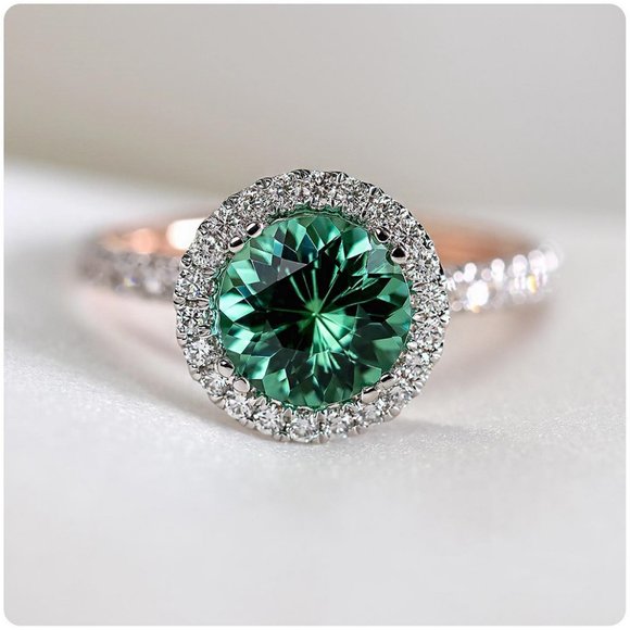 NEW 925 Sterling Silver Round Emerald Halo Ring - Picture 4 of 4